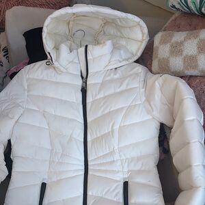 Dkny White Puffer Jacket with Hood and Quilted Design NWOT NEVER WORN